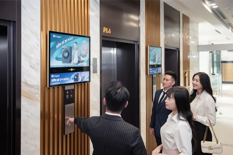 Quảng cáo thang máy “bắn trúng đích” nhờ chọn lọc khu vực và tòa nhà phù hợp.