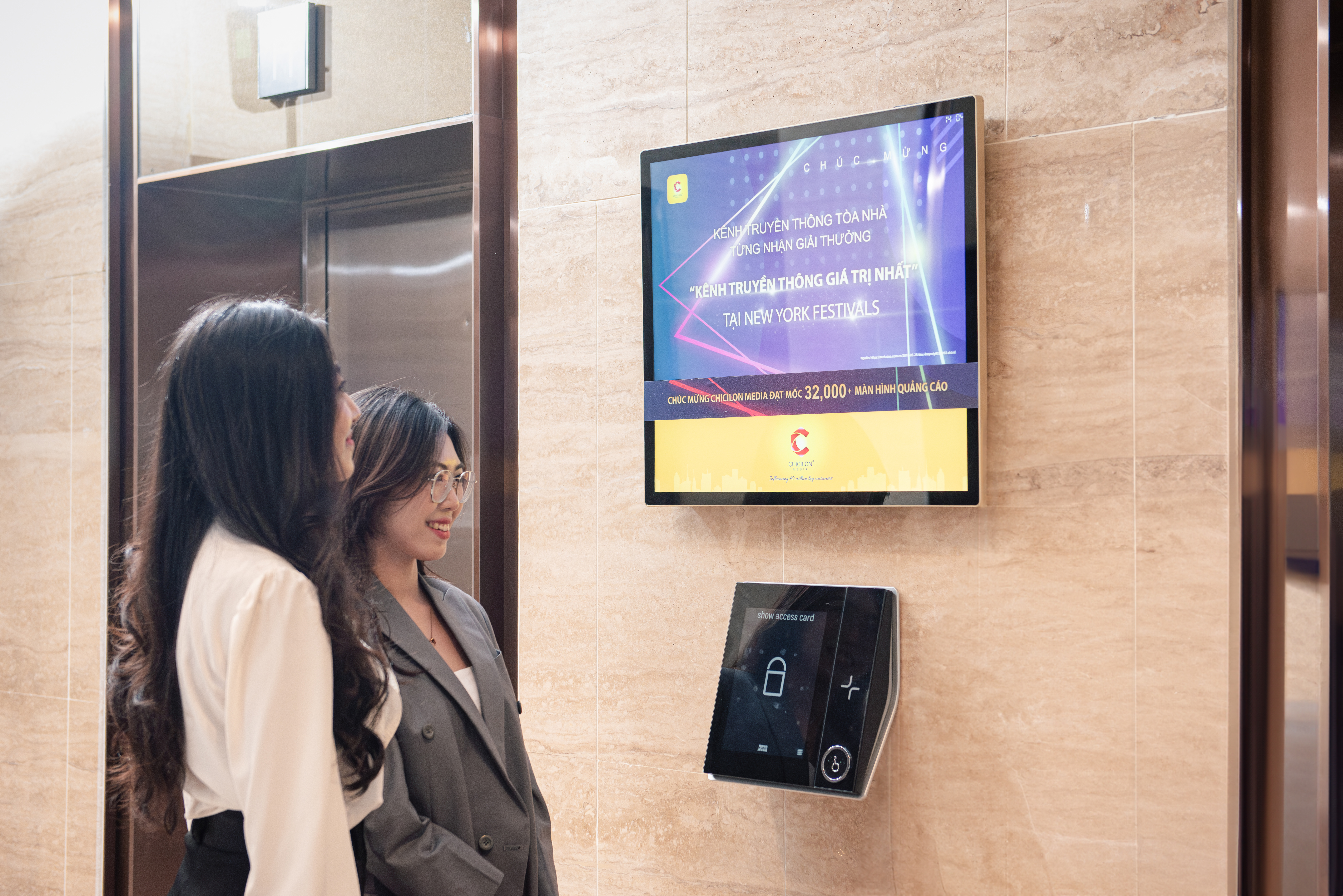 Chicilon Media’s advertising message attracts curiosity and attention on Chicilon's screens