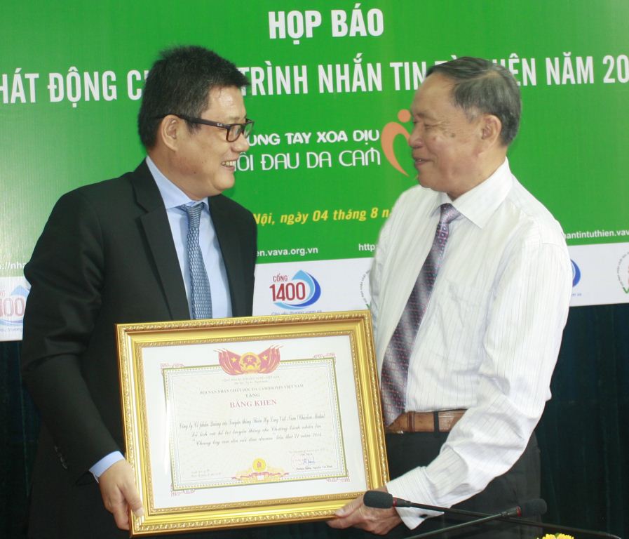 Chicilon Media nhận bằng khen của Trung ương hội nạn nhân chất độc da cam